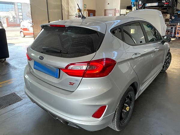 Sostituzione-cinghia-distribuzione-auto-benzina-Soliera