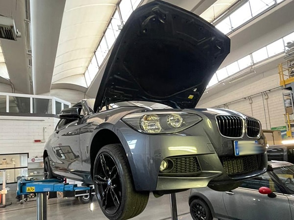 Sostituzione-batteria-macchina-Carpi